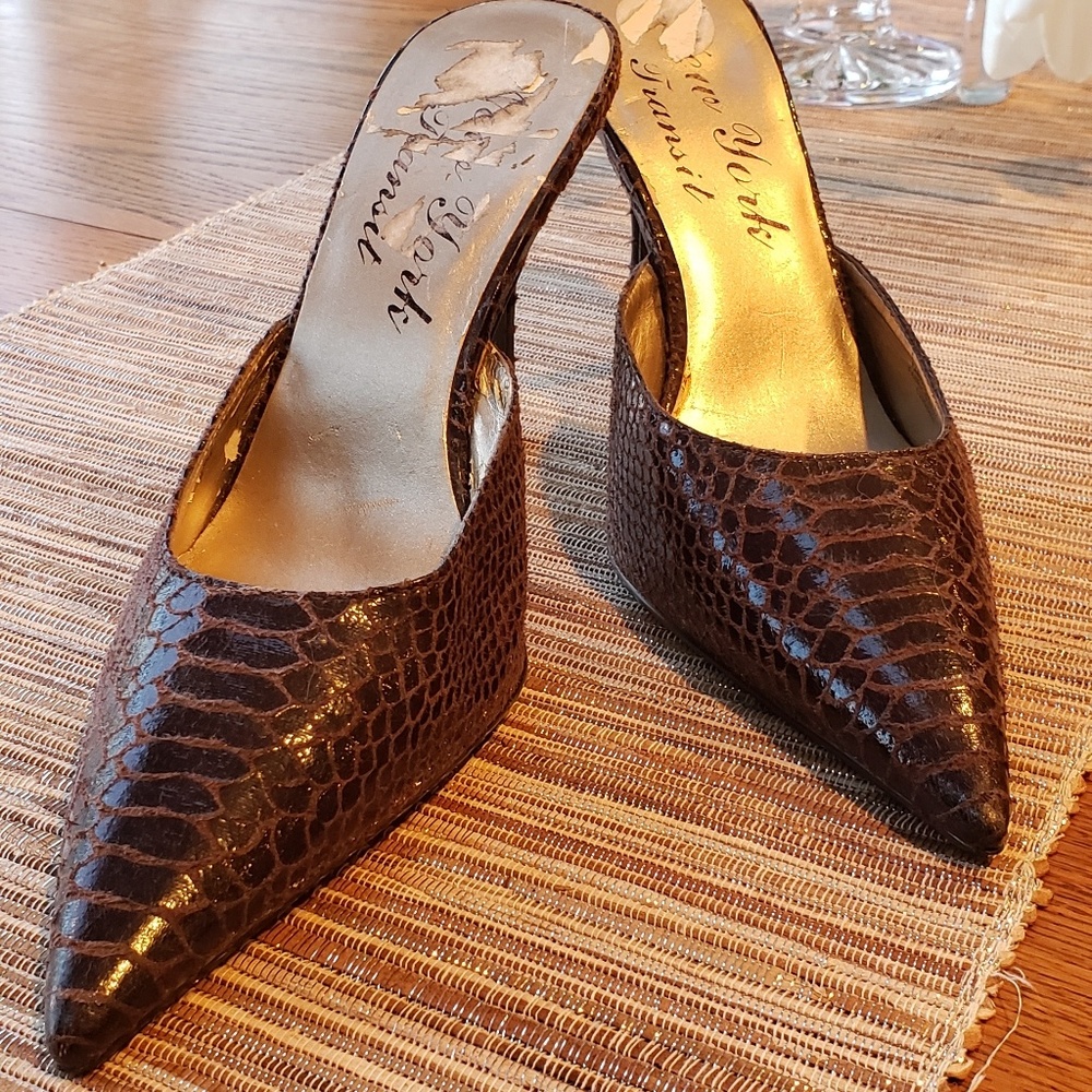 New York Transit Alligator-Look Mules